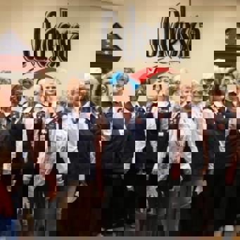 1st volunteer pic with Jennifer Photo